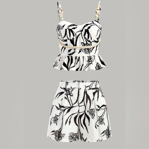 NWT Floral Print Peplum Top With Shorts Set Size S and M